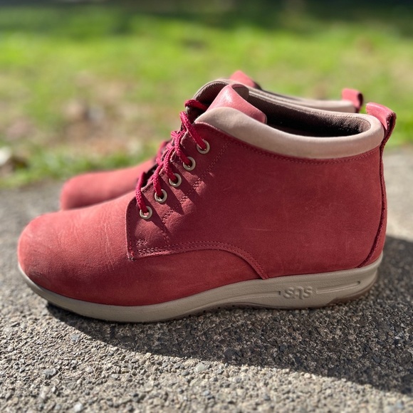 SAS Gretchen Red Lace up Ankle Leather Boots Sz 8.5 - Picture 2 of 9